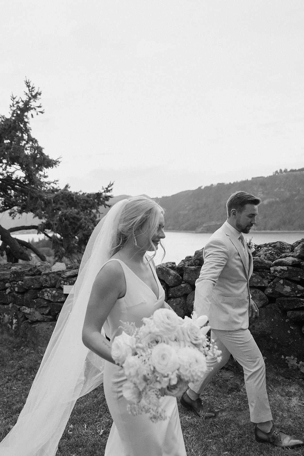 candid moment at the griffin house with hood river in the background